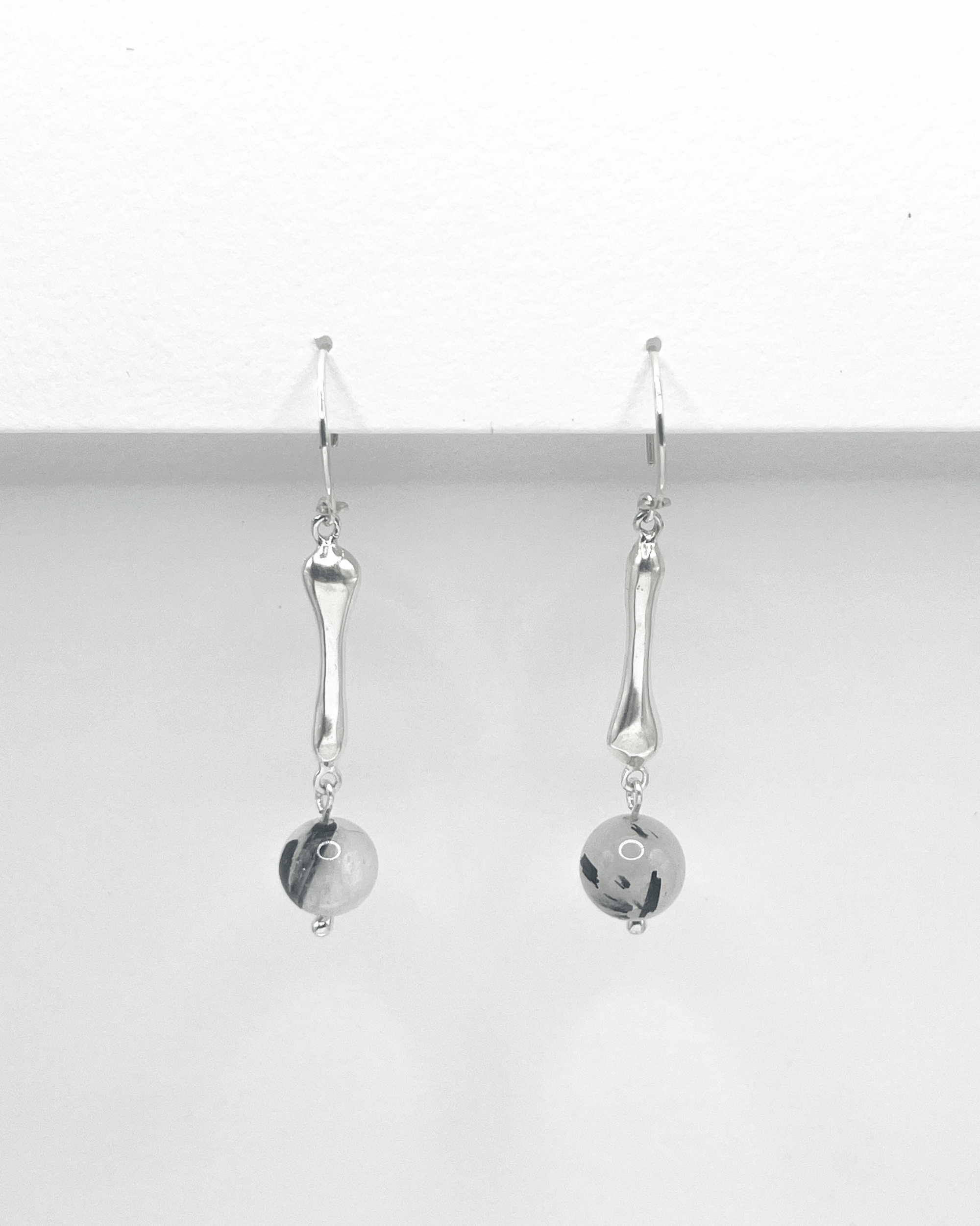 ARETES MAREA CUARZO TURMALINADO