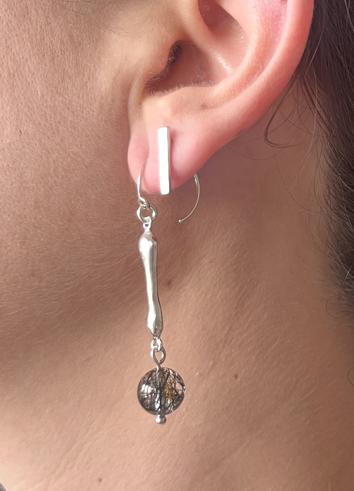 ARETES MAREA CUARZO TURMALINADO