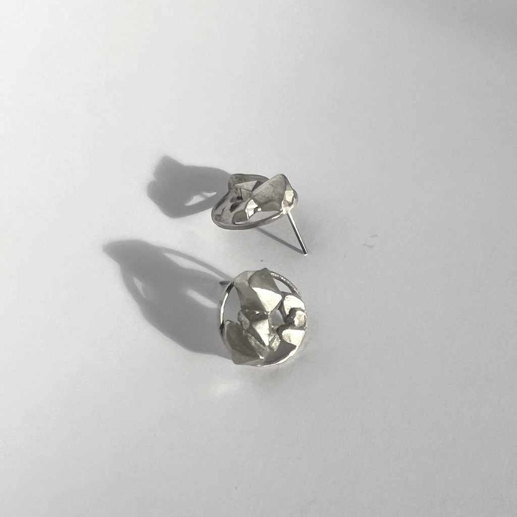 ARETES AURA