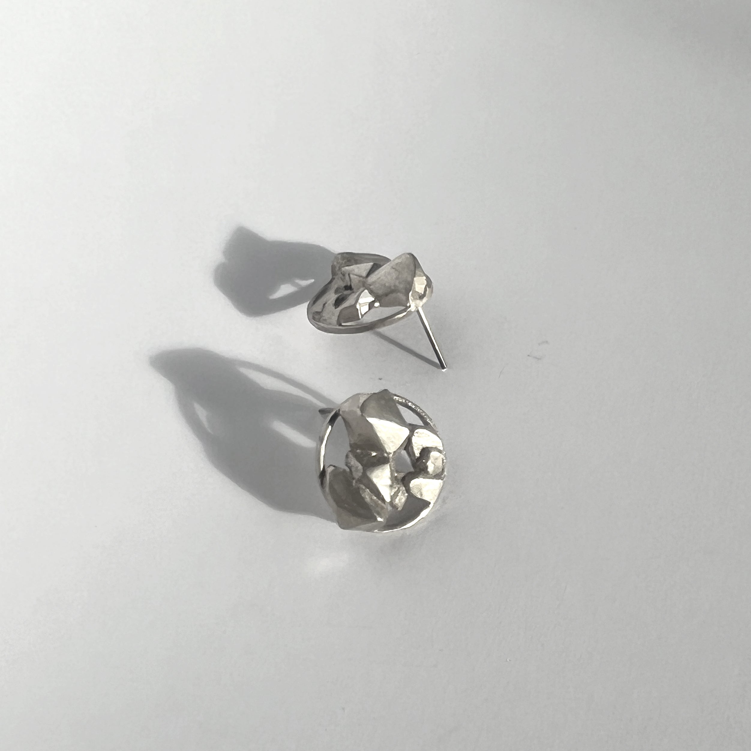 ARETES AURA